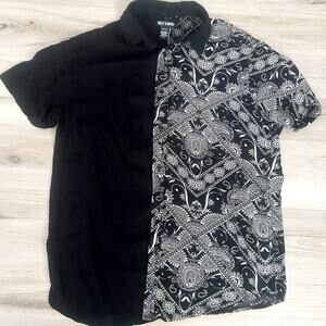 HOT TOPIC Black & White Paisley Split Woven Rayon Button-UP Men’s Shirt Sz M EUC